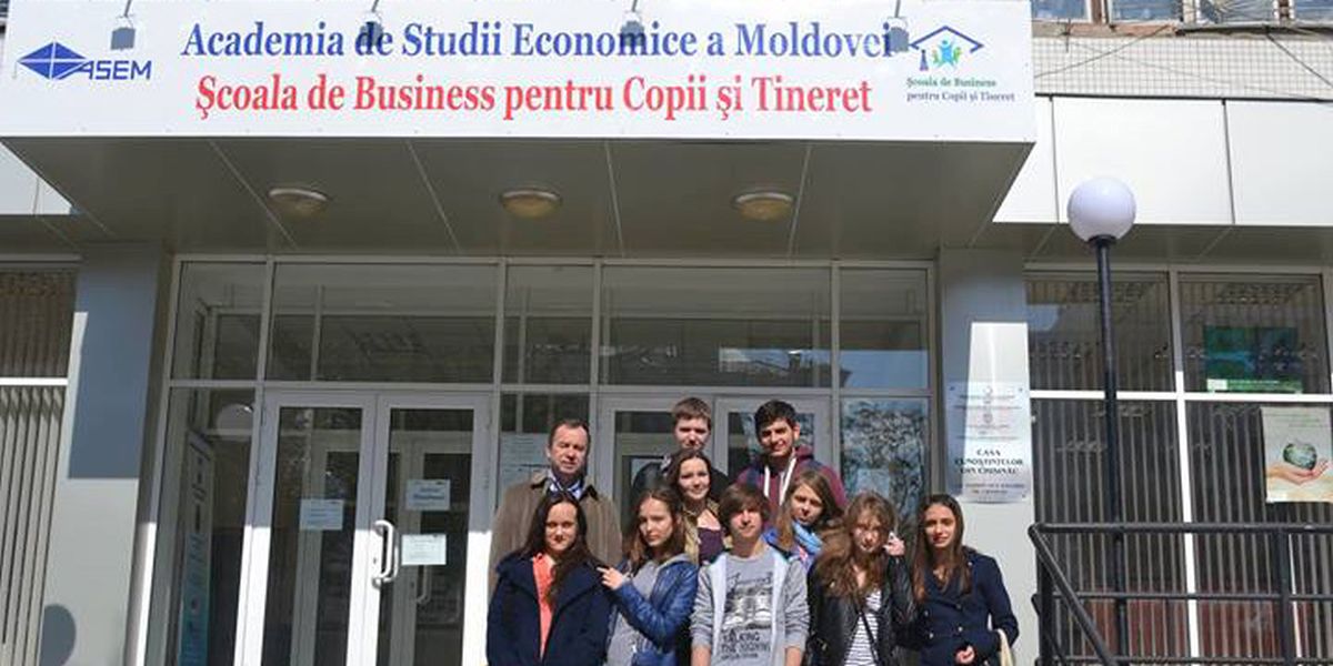 Prezentare la ASEM pentru elevii din Spiru Haret