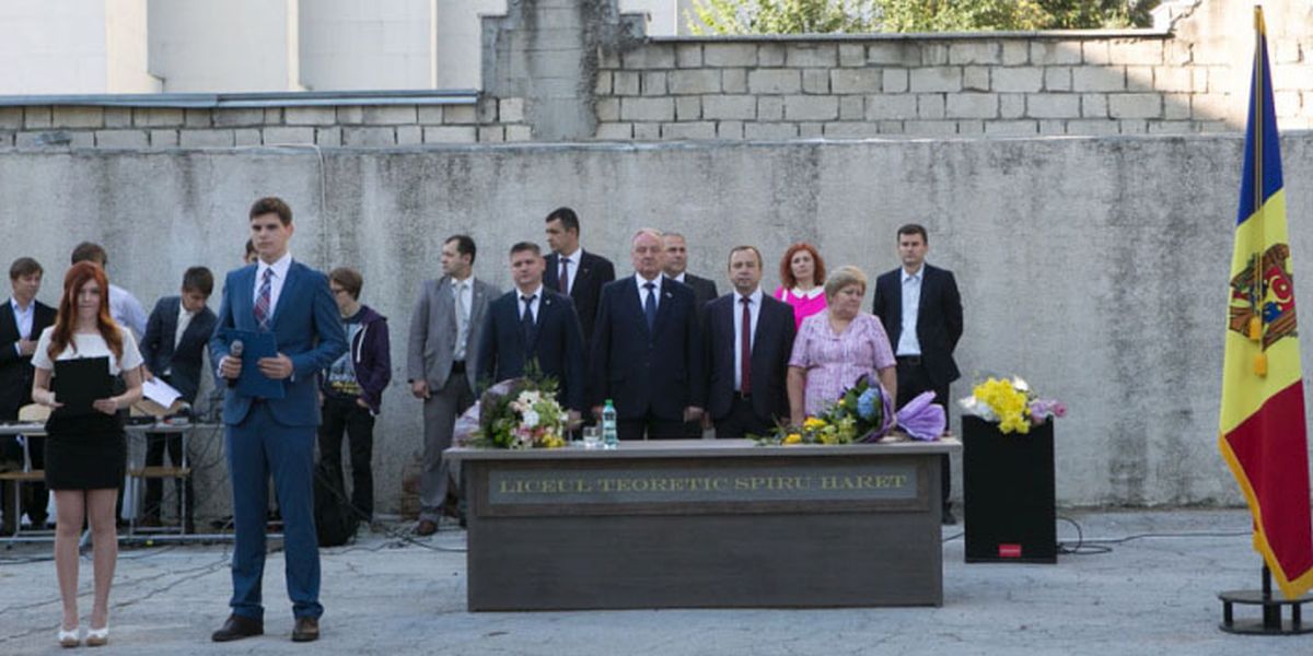 Președintele Nicolae Timofti a participat la ceremonia de deschidere a noului an școlar la Liceul „Spiru Haret”