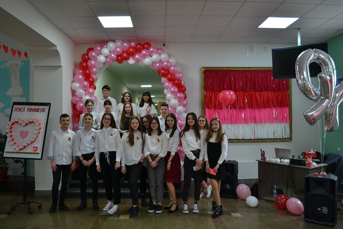 DRAGOBETELE la Liceul "Spiru Haret"